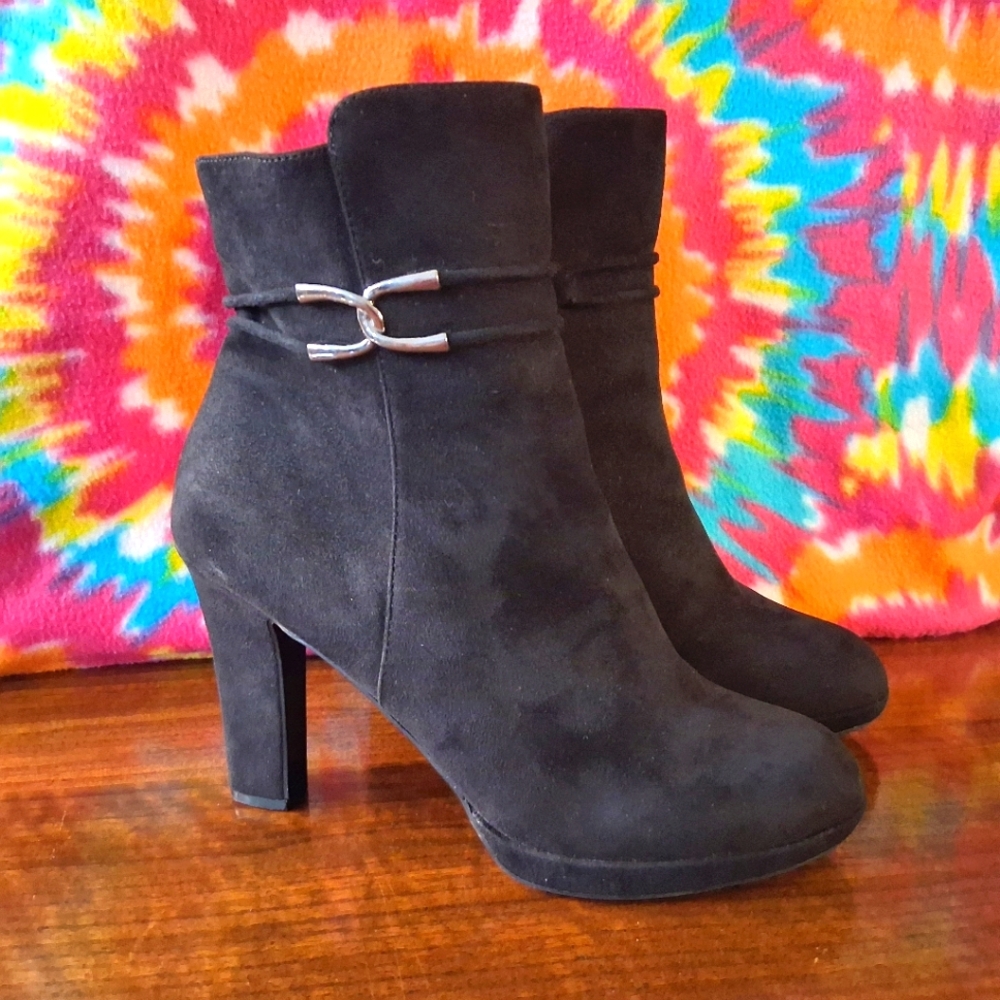 Impo Black Suede Leather Ankle Boots Side Zipper Heeled Silver Buckle Accent 10 - Picture 14 of 14